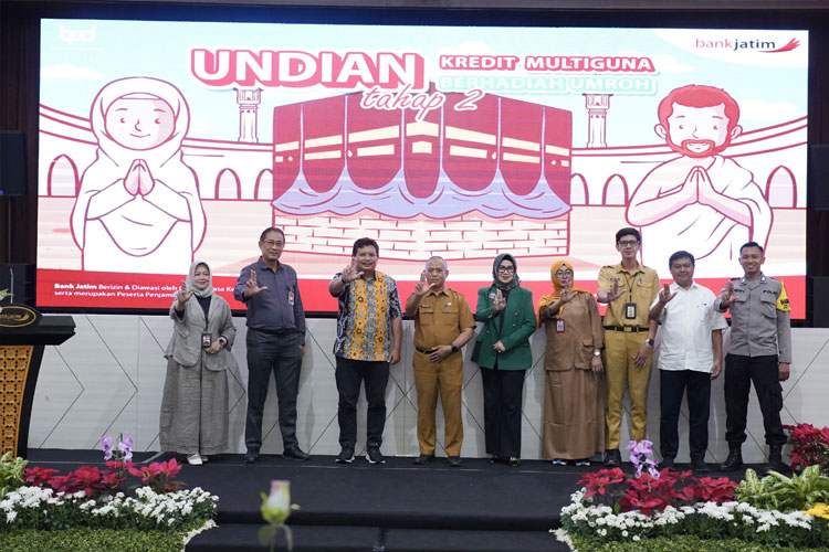 Pengundian Kredit Multiguna Berhadiah Umroh Tahun 2025 Tahap 2 di Kantor Pusat Bank Jatim, Surabaya pada Selasa (6/5/2025).(FOTO: Dok.Humas Bank Jatim)