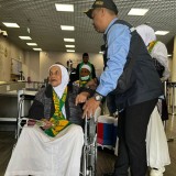Kisah Para Petugas Sambut Kedatangan Jemaah Haji Indonesia 