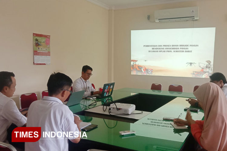 Sosialisasi pembentukan Brigade Pangan di Kantor Dinas Pertanian Kabupaten Agam, Rabu (7/5/2025). (FOTO: Polbangtan Malang for TIMES Indonesia)