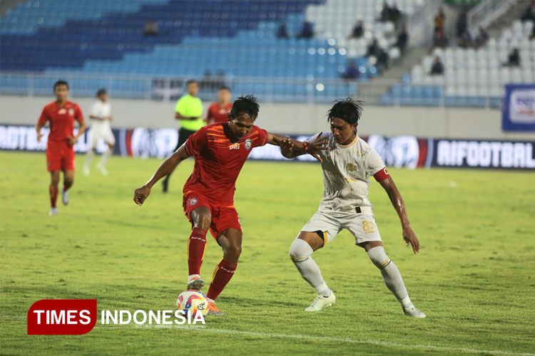 Laga uji coba Arema FC vs Arema All Star di Stadion Kanjuruhan Malang. (FOTO: Tria Adha/TIMES Indonesia)