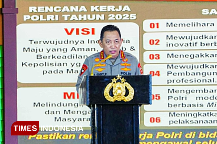 Kapolri Jenderal Listyo Sigit Prabowo saat menutup Rapat Kerja Teknis (Rakernis) gabungan SDM dan Staf Logistik (Slog) Polri di Aula Bareskrim, Jumat (9/5/2025). (FOTO: Humas Polri for Times Indonesia)