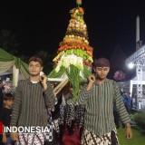 Iringan-Iringan Sesajen Sedekah Bumi Warnai Harjakapro ke-279