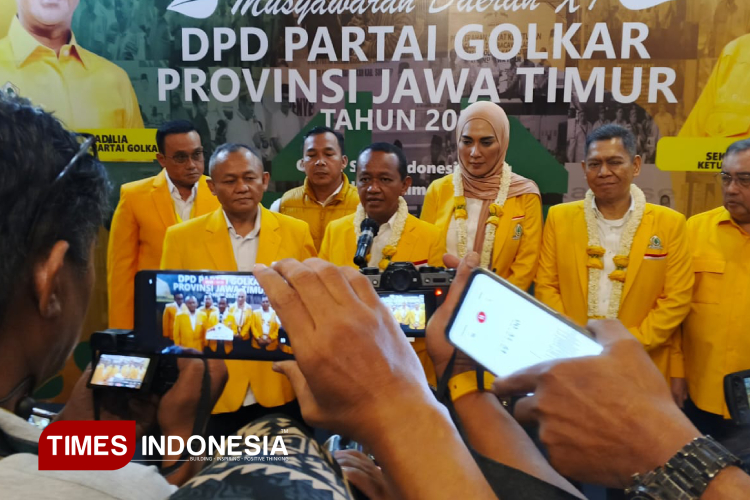 Ketum Golkar Bahlil Lahadahlia saat Musda Golkar Jatim di Surabaya, Sabtu (10/5/2025). (Foto: Lely Yuana/TIMES Indonesia)