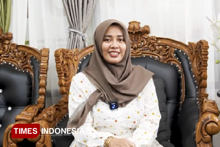 Humas DPMPTSP Bontang Maulina Noor. (Foto: Kusnadi/TIMES Indonesia)