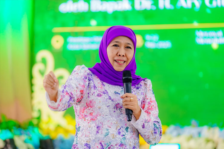 Ketum Dewan Pembina Muslimat NU Khofifah Indar Parawansa saat Rakernas Muslimat NU di Pendopo Odah Etam, Samarinda, Minggu (11/5/2025).(Dok.Muslimat)