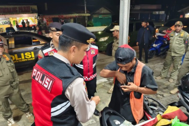 Patroli-Gabungan-Polresta-Cilacap-C.jpg