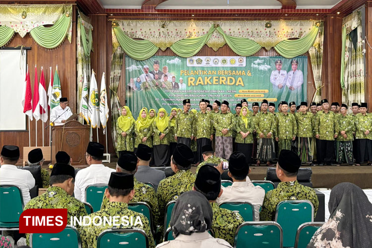 Pelantikan Pengurus PD DMI Gresik di Aula Masjid Agung Gresik (FOTO: Akmal/TIMES Indonesia).