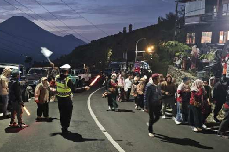 Polres Wonosobo Siap Siagakan Jalur Wisata Dieng untuk mengantisipasi Lonjakan Pengunjung. (Foto: Humas Polres Wonosobo).