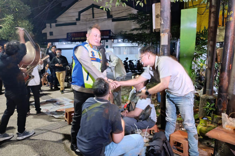 Satgas anti premanisme Polresta Malang saat melakukan penyisiran di sejumlah titik rawan yang ada di Kota Malang, Sabtu malam (10/5/2025). (Istimewa)