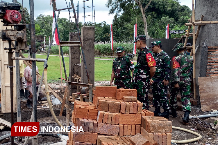 Tidak Layak Huni, Satgas TMMD ke-124 Jember Bongkar Rumah Warga