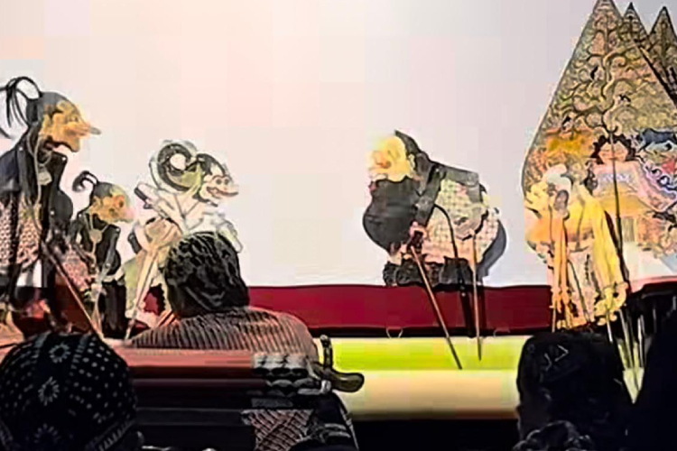 Pementasan-wayang-dalam-rangka-peringatan-Piodalan-b.jpg