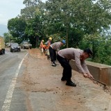 Akses Jalan Majalengka-Kuningan via Cikijing Kembali Dibuka Setelah Tertimbun Longsor