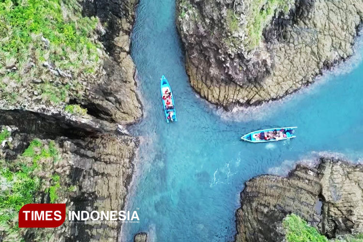 Spot-T-Pulau-Bedil-Banyuwangi.jpg
