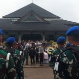 Beri Penghormatan Terakhir, Prabowo Sebut Eddie Nalapraya Patriot Sejati