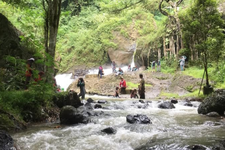 Menyusuri-Curug-Favorit-di-Wonosobo.jpg