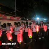 Ritual Pradaksina Warnai Waisak Umat Buddha Kota Probolinggo
