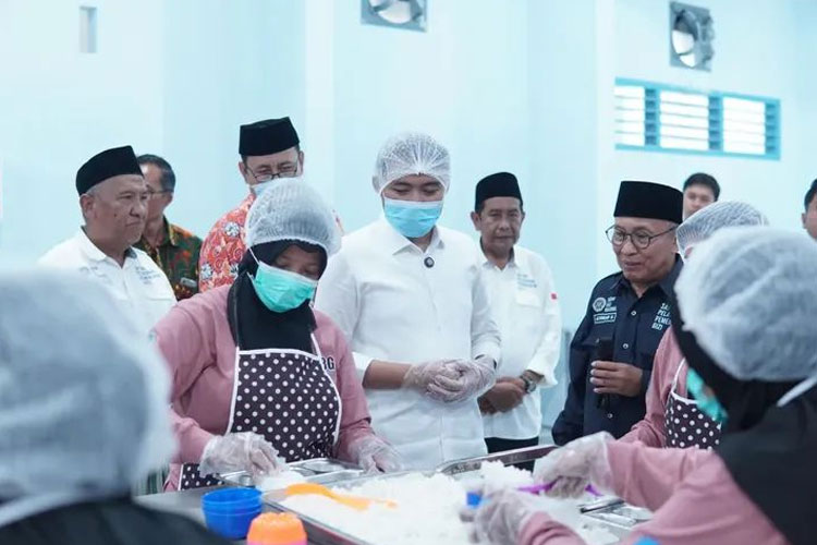 Bupati Jember Fawait Buka Dapur MBG Pertama yang Dikelola Swasta