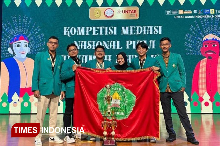 Delegasi mahasiswa Fakultas Hukum Unisma Malang meraih meraih Juara Ketiga dalam Kompetisi Mediasi tingkat Nasional Piala Mahkamah Agung. (FOTO: AJP TIMES Indonesia)