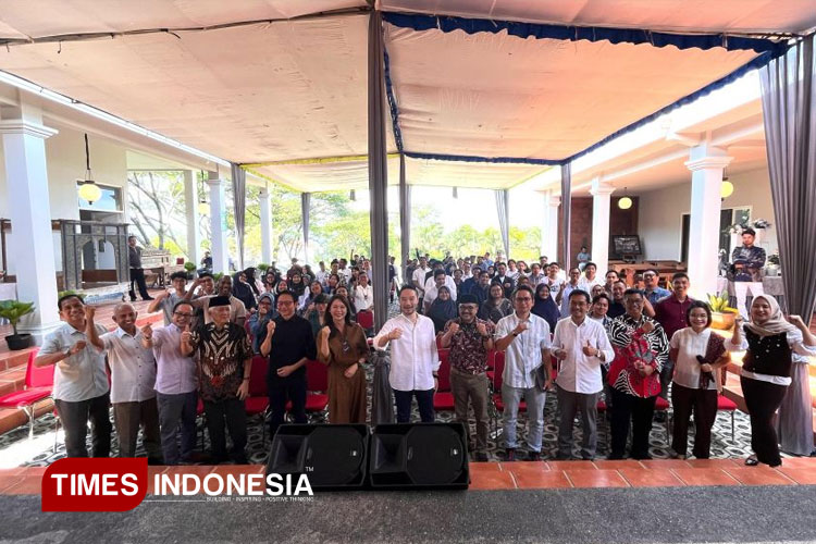 Foto Bersama saat Halalbihalal KEK Singhasari 2025.(FOTO: Amelia Nur Azizah)
