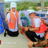 Kado 1 Abad NU, Khofifah Topping Off Gedung Gus Dur RSU Muslimat NU Ponorogo