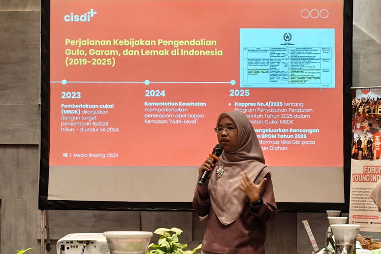 Project Lead for Food Policy CISDI, Nida Adzilah Auliani saat konferensi pers. (FOTO: dok. CISDI)