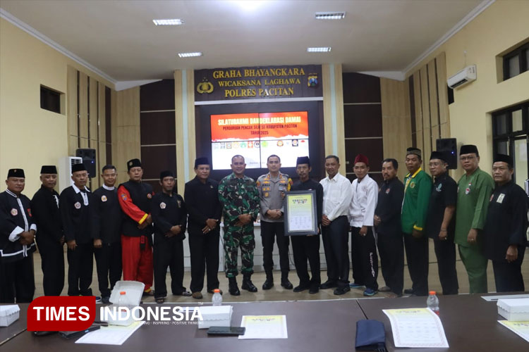 Kapolres Pacitan Ajak Perguruan Silat Jaga Perdamaian Lewat Deklarasi Damai Bersama