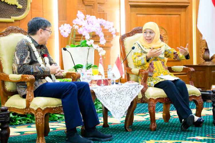 Bertemu Gubernur Khofifah, Dubes Singapura Puji Jatim sebagai Tujuan Utama Investasi di Indonesia