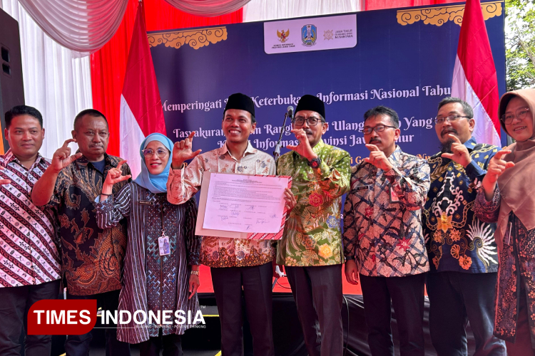 Komisi Informasi Jatim Bersama Badan Publik Strategis Teken Maklumat Tanggap Bencana