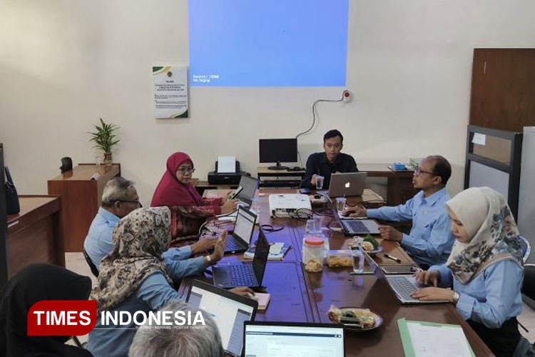 Pelatihan-Pengelolaan-Jurnal-ilmiah.jpg
