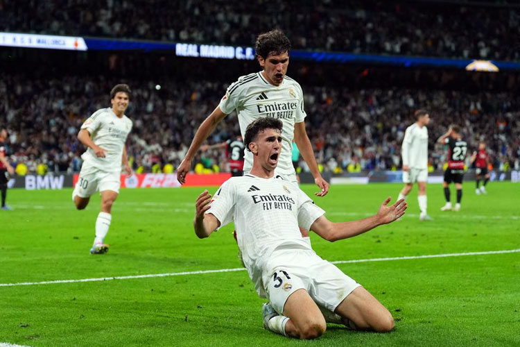 Gol Jacobo Ramon Tunda Pesta Juara Barcelona