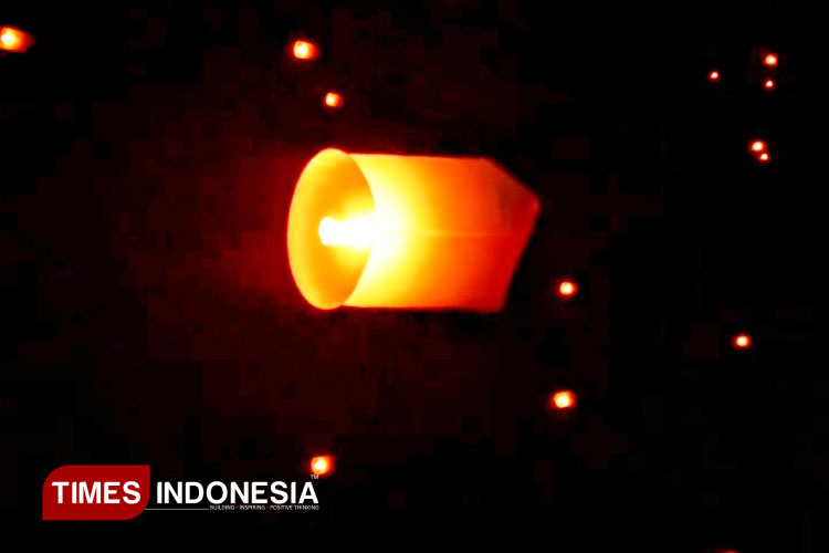 Ribuan-lampion-terbang-v2.jpg