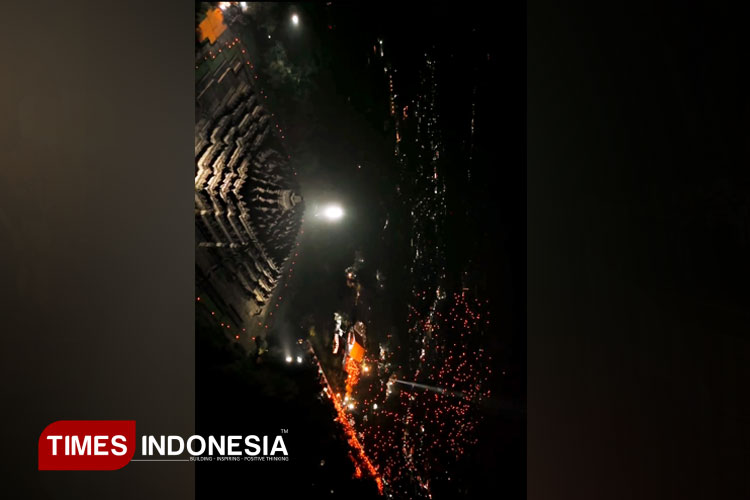Ribuan-lampion-terbang.jpg