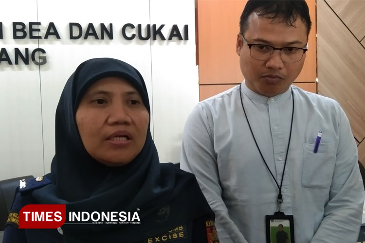 Kepala Seksi Penyuluhan dan Layanan Informasi Bea Cukai Malang, Dwi Prasetyo Rini. (FOTO: Rizky Kurniawan Pratama/TIMES Indonesia)
