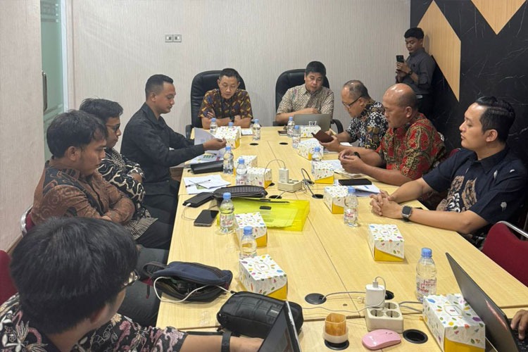 APTMA melakukan audiensi strategis dengan Direktorat Jenderal Bea dan Cukai terkait tarif cukai tembakau dan pengelolaan kawasan tembakau di Madura. (Foto: Ist)