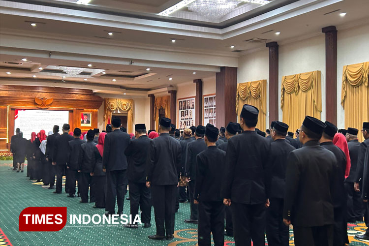 Pelantikandan-Pengambilan-Sumpah-dan-Serah-Terima-Jabatan.jpg