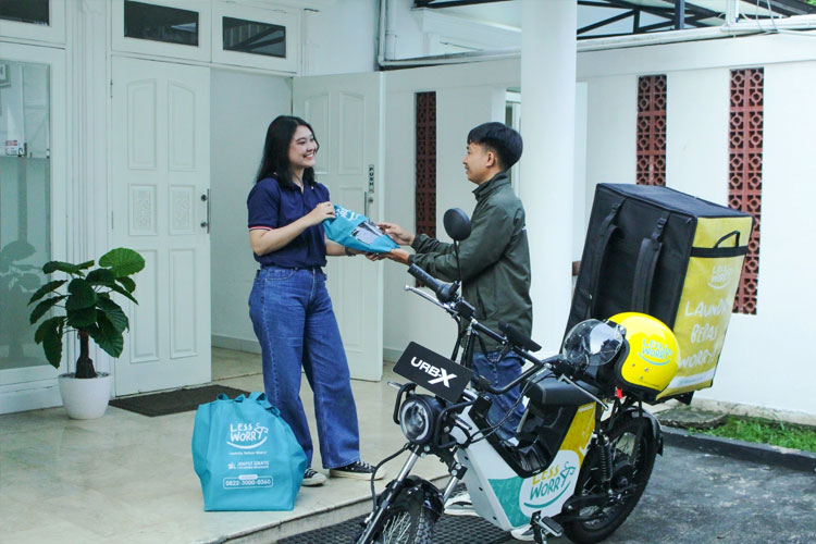 Dari Laundry ke Revolusi Hijau, Less Worry Laundry Pacu Perubahan dengan Motor Listrik