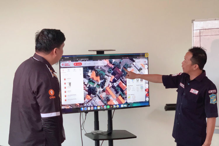 Enam Armada Ambulans PMI Surabaya Terima Bantuan GPS Tracker Gratis dari ORIN