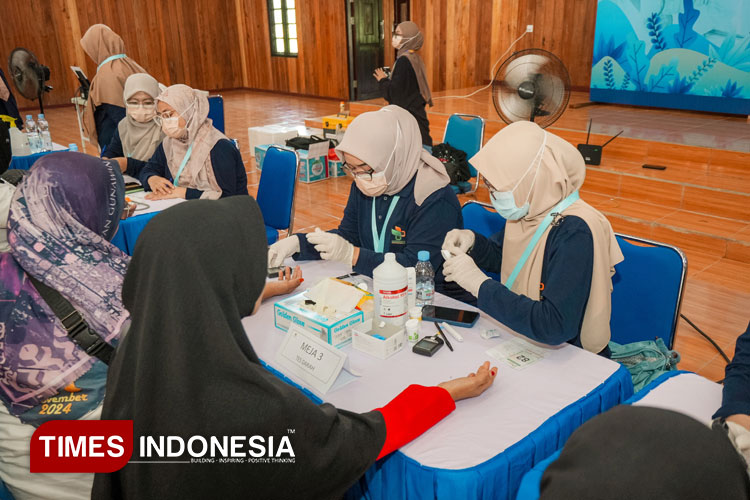 pemeriksaan-gratis-bagi-masyarakat-Guntung.jpg