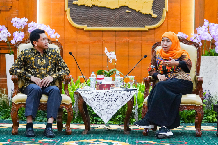 Gubernur-Khofifah-Siapkan-Asrama-untuk-Mahasiswa-ITS-Jalur-KIP-Kuliah-Asal-Jatim-b9bbf5f194f2a2518.jpg