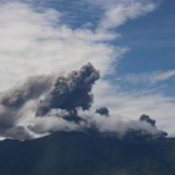 Gunung Marapi Erupsi Dua Kali, Kolom Abu Capai 1.000 Meter