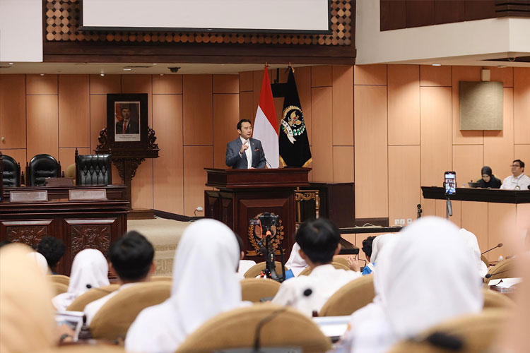 Wakil Ketua MPR Edhie Baskoro Yudhoyono Sosialisasi Empat Pilar MPR RI bertema “Pancasila, Buku, dan Anak Bangsa: Terdidik, Maju, dan Sejahtera” yang digelar di Gedung MPR RI pada 15 Mei 2025.