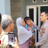 Bantu Ringankan Beban Warga Sudimoro, Kapolres Pacitan Santuni Anak Hidrosefalus