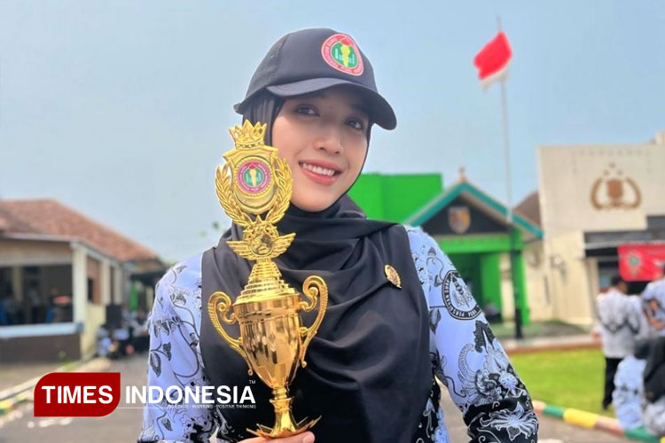 Nurul Fidiyanti, alumni program studi Pendidikan Guru Madrasah Ibtidaiyah FAI Unisma Malang tahun 2019 berkarier dalam bidang pendidikan dasar.