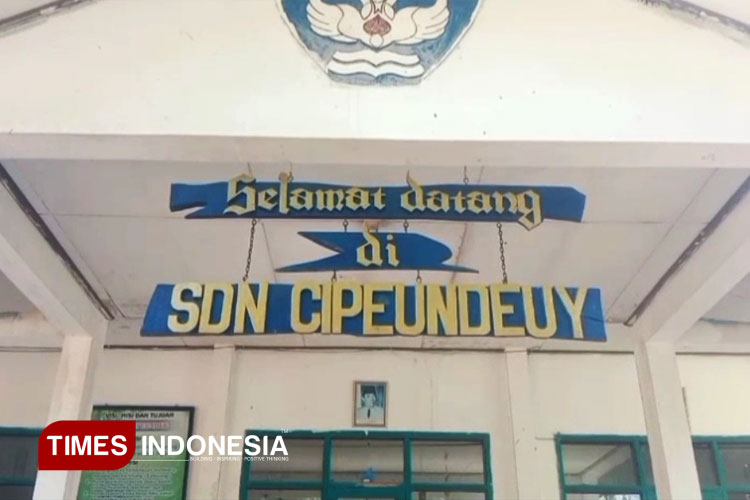 SDN Cipeundeuy Cianjur Serahkan Uang Kerohiman PIP Bermasalah
