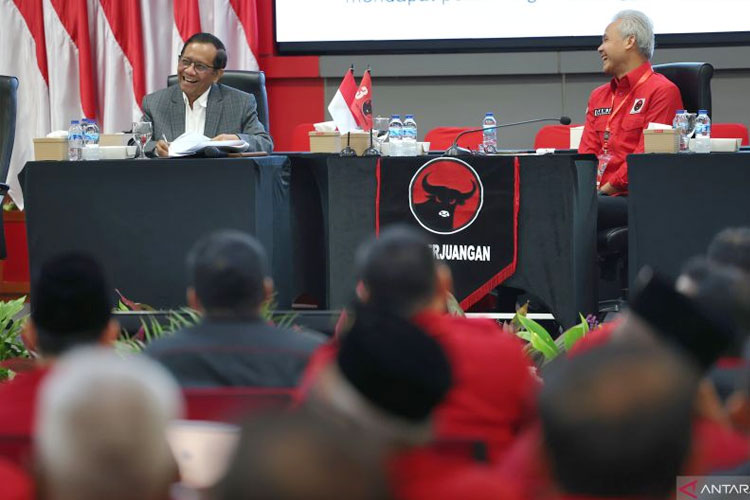 Mahfud MD Ingatkan Kepala Daerah Waspadai Jebakan Korupsi