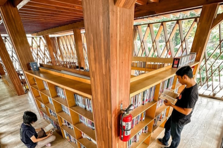 Spesial Hari Buku, Inilah 6 Perpustakaan Unik di Indonesia