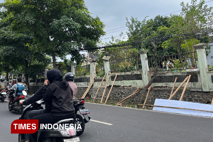 Pemkot Malang dan Warga Sepakat Benahi Sebagian Tembok Makam Ketawanggede Nyaris Ambrol