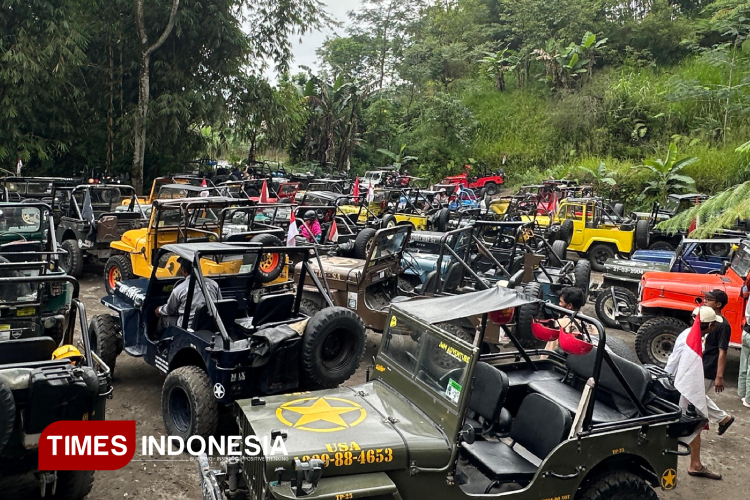Wisatawan dapat menggunakan kendaraan jeep untuk menyusuri lereng Gunung Merapi yang ada di Kabupaten Sleman, Yogyakarta. (FOTO: A Riyadi/TIMES Indonesia)