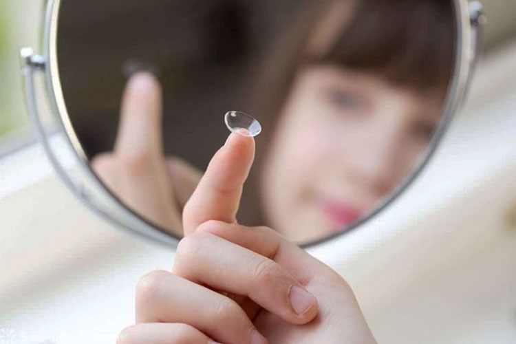 Tips Cari Tahu Softlens yang Tepat Sesuai Fitur Wajah
