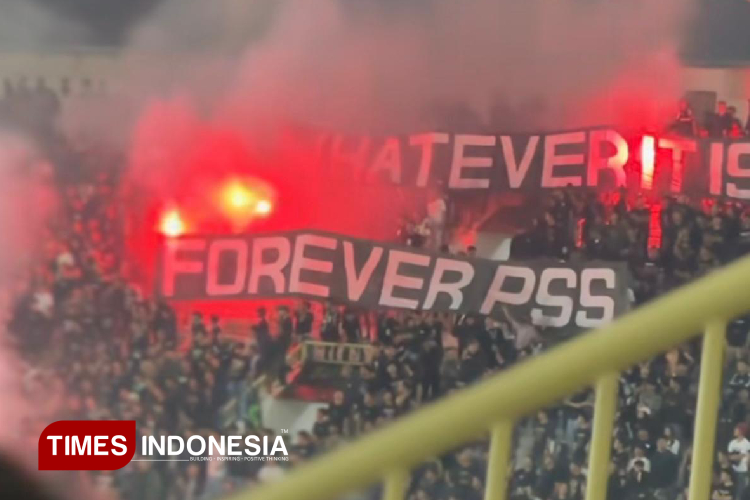 Bupati-Sleman-Harda-Kiswaya-Apresiasi-Kemenangan-PSS-Sleman-B.jpg